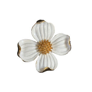 Crown Trifari Dogwood Flower Brooch Gold Tone & White Enamel 1.5" Flower Jewelry